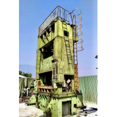 Máy ép thủy lực FUKUI 600 tấn 
