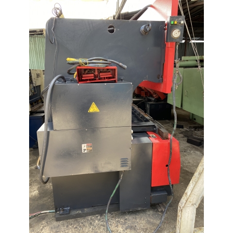 Máy chấn AMADA 3010
