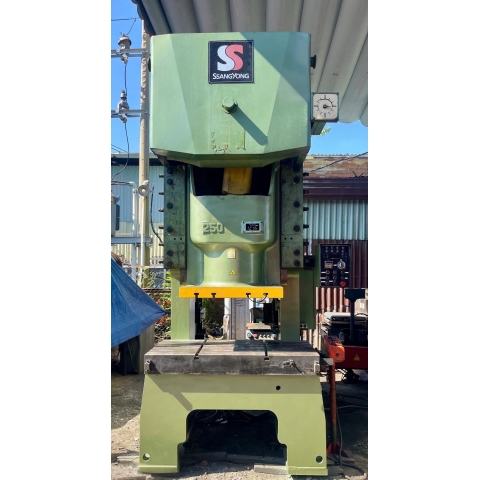 Máy dập SANGYONG MODEL ECS -250