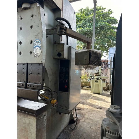 Máy chấn TOYOKOKI
