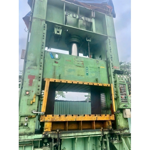 Máy ép thủy lực FUKUI 600 tấn 