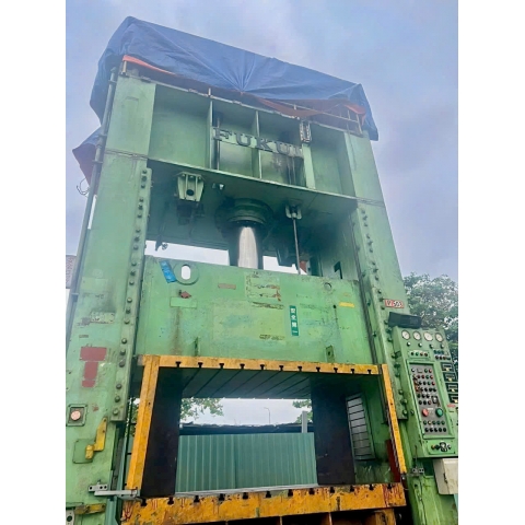 Máy ép thủy lực FUKUI 600 tấn 