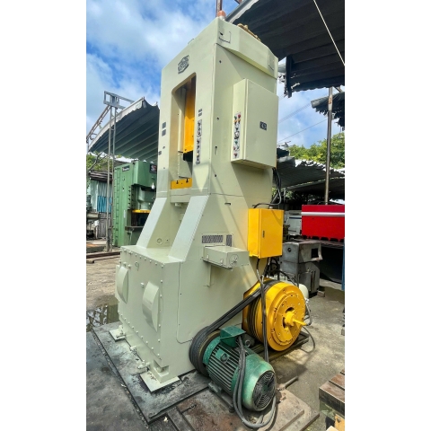Máy dập nóng KOMATSU 600 tấn