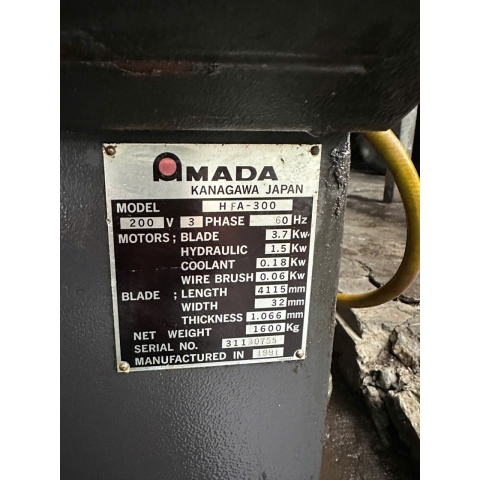 Máy cưa Amada